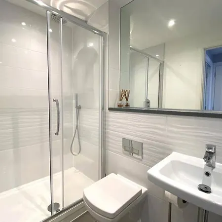 Lägenhet Deluxe Modern Townhouse Near Cabot Circus By Bijou Boutique *