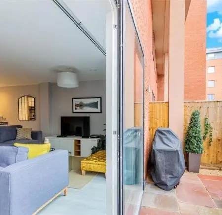 Deluxe Modern Townhouse Near Cabot Circus By Bijou Boutique Lägenhet *
